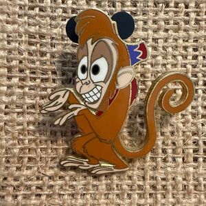 Disney Collectible Pin, 2002, Abu, the monkey from Aladdin, 1.5” x 1.5”